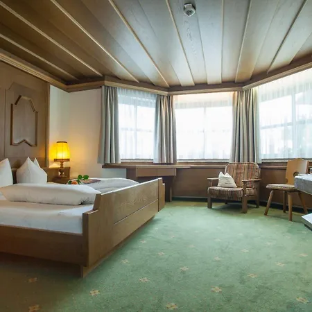 Отель Auderer 3*