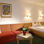 Auderer Szálloda 3*