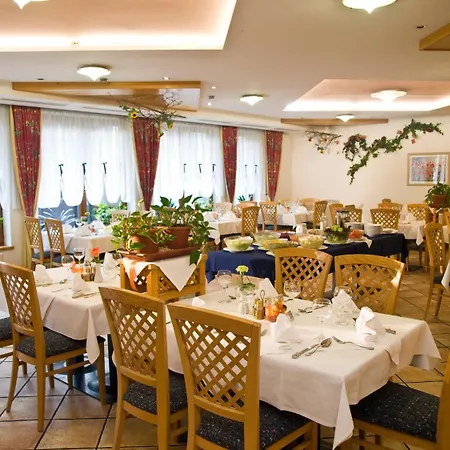 Auderer מלון אימסט