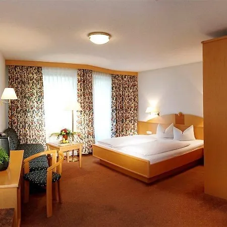 Отель Auderer 3*